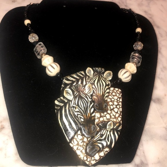 VTG Ceramic Zebra Pendant w Bone & Glass Beads 18” Necklace 4” Pendant - Picture 2 of 8